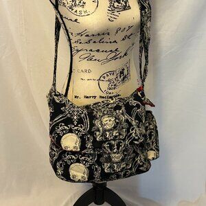 Cross body skull bag